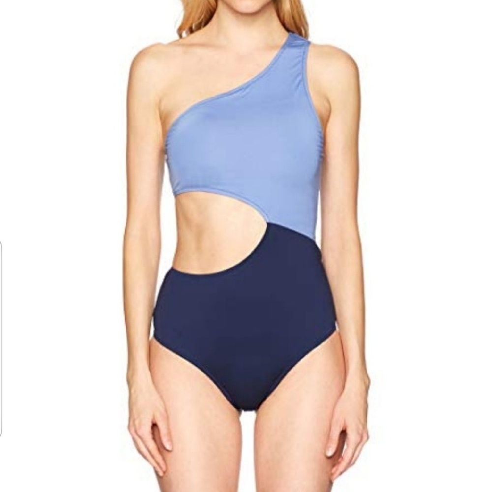 Jessica Simpson | Bathing Suit